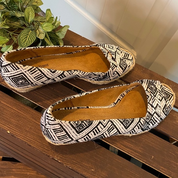 New! Wedged Open Toe Naturalizer Slip On Heels - Picture 4 of 7